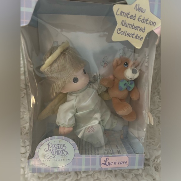 50% off w ♥️ Precious Moments  "Angel Boy Daniel" 2000 Limited Edition gift - Picture 1 of 5